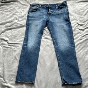 American Eagle Outfitters Men's Classic Blue Jeans